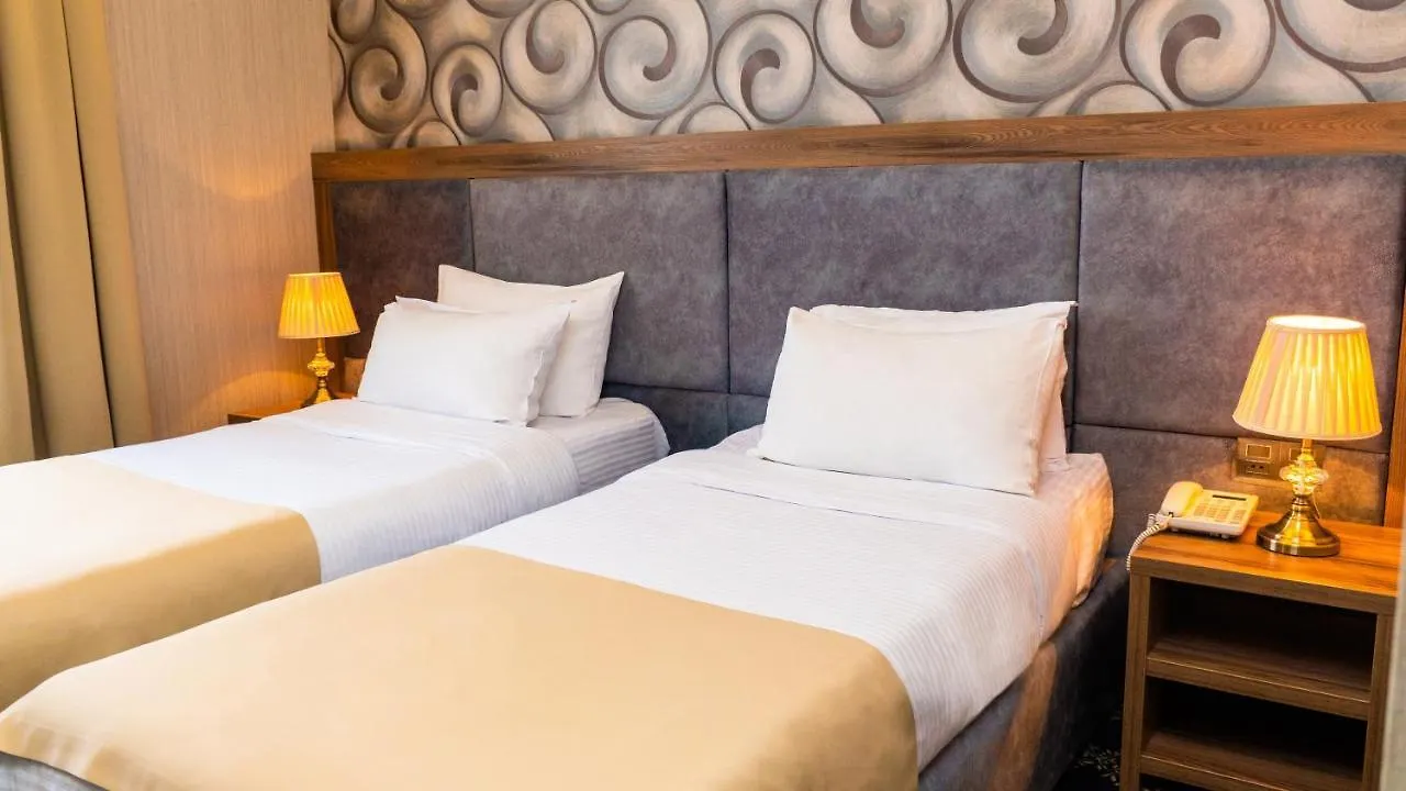 Grand Midway Hotel Baku 4*,