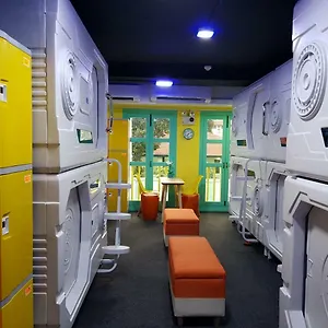 Capsule hotel Galaxy Pods @ Chinatown