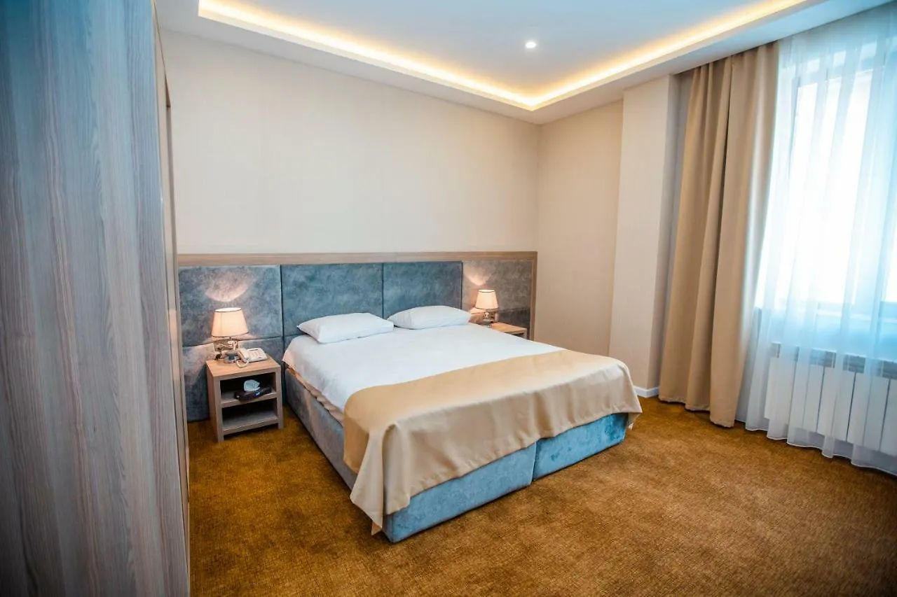 Grand Midway Hotel Baku 4*,